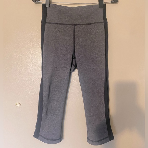 Lululemon Full On Luxtreme Squad Goals Crop (17") Heathered Black Size 6 EUC - Picture 3 of 6